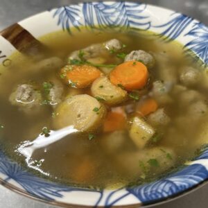 Házi májgaluskaleves